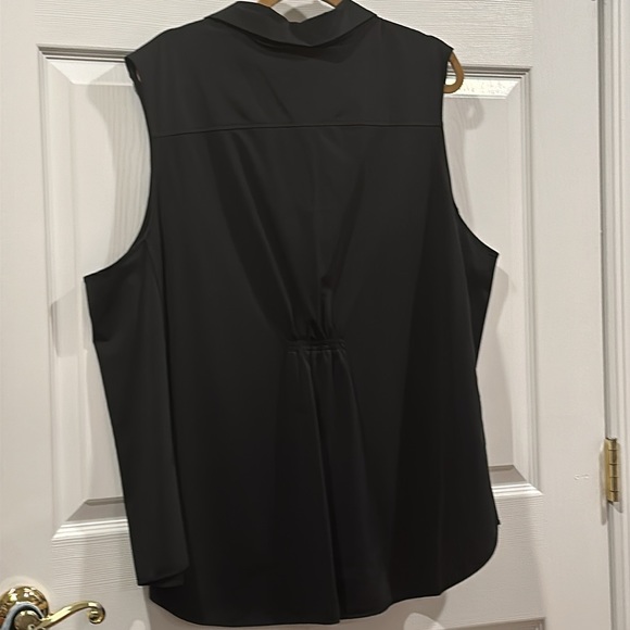 Ladies blouse - Picture 2 of 3